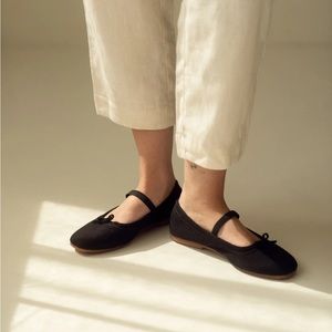 Small Lot Co. Black Ballet Flats